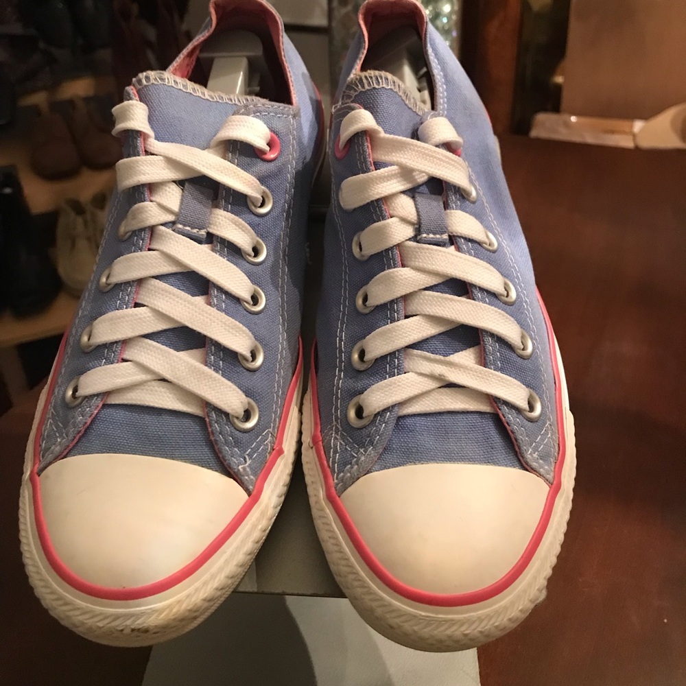Purple,pink and yellow converse women 8 men 6
